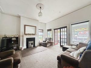 Dining Room- click for photo gallery